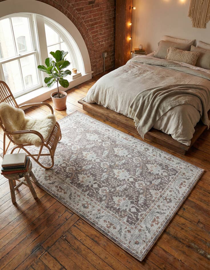 Detail image of 4' 1 x 6' 1 Washable Timeless Rug
