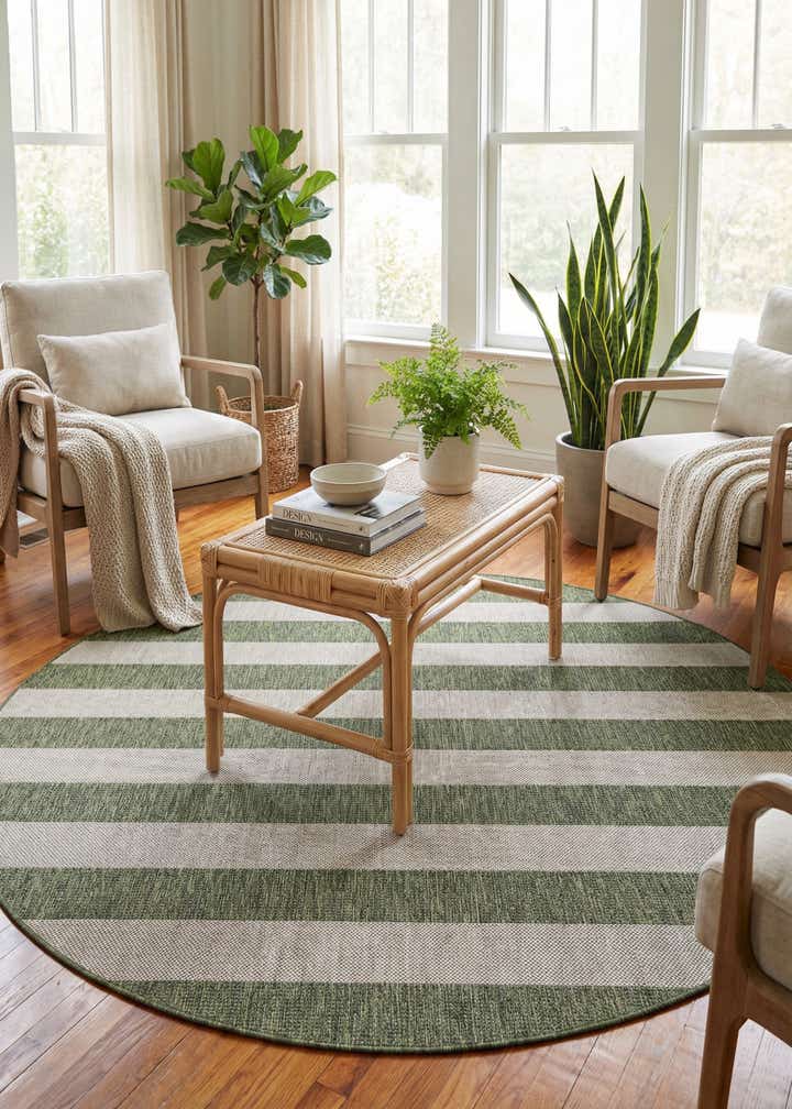 7' 10 x 7' 10 Easy-Clean Ribbon Indoor / Outdoor Round Rug