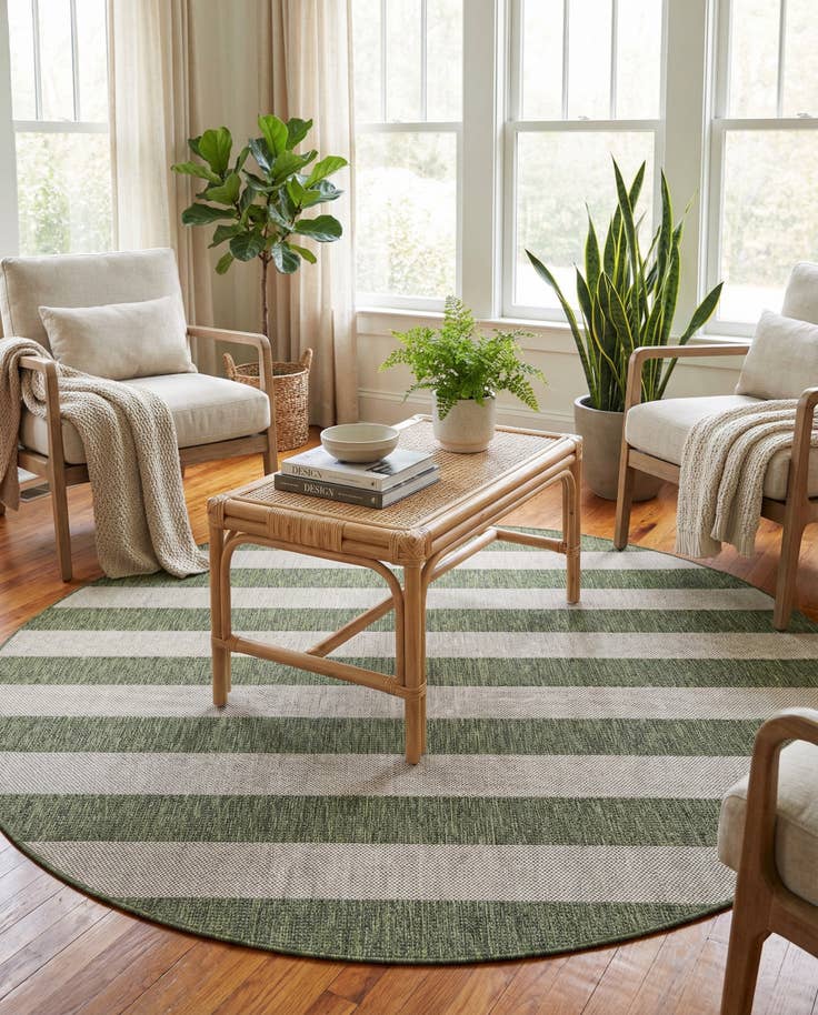Detail image of 7' 10 x 7' 10 Easy-Clean Ribbon Indoor / Outdoor Round Rug