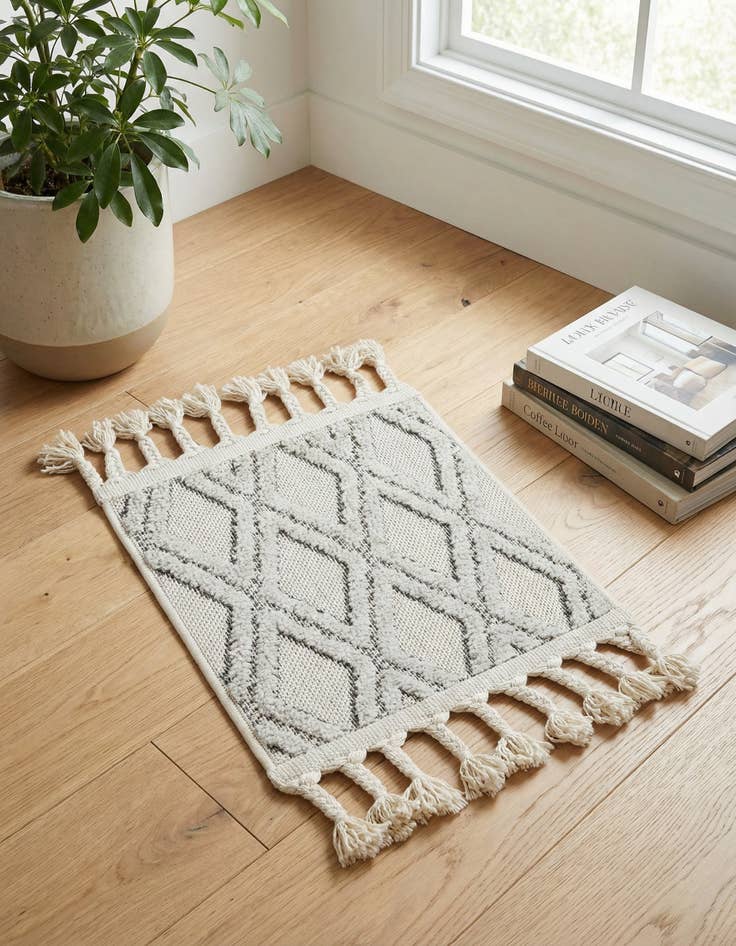 Detail image of 1' 4 x 1' 4 Arlo Sample Rug