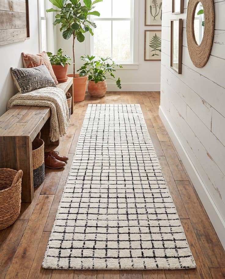 Detail image of 2' x 8' Heritage Line Wool Runner Rug