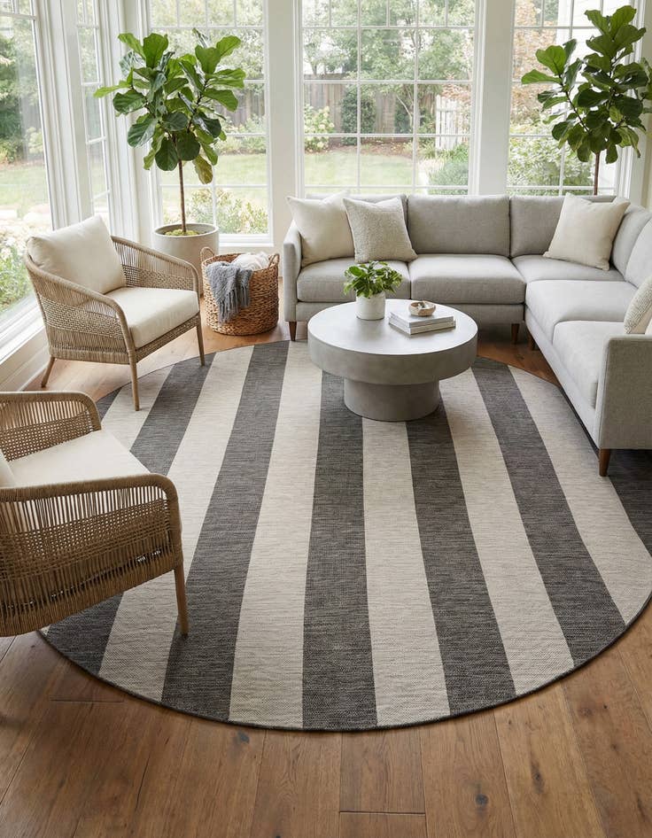 Detail image of 13' x 13'  Washable Striped Indoor / Outdoor Round Rug