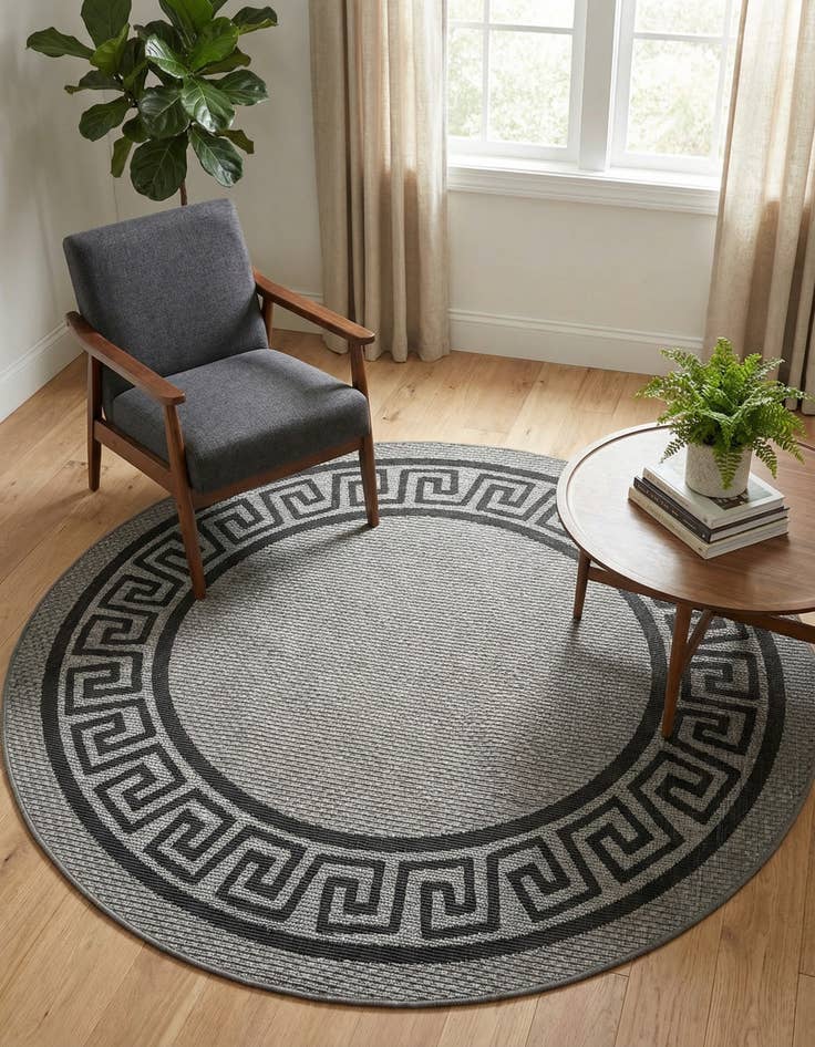 Detail image of 6' x 6' Washable Border Indoor / Outdoor Round Rug