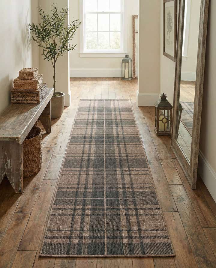 2' 7 x 13' Easy-Clean Checkered Indoor / Outdoor Runner Rug