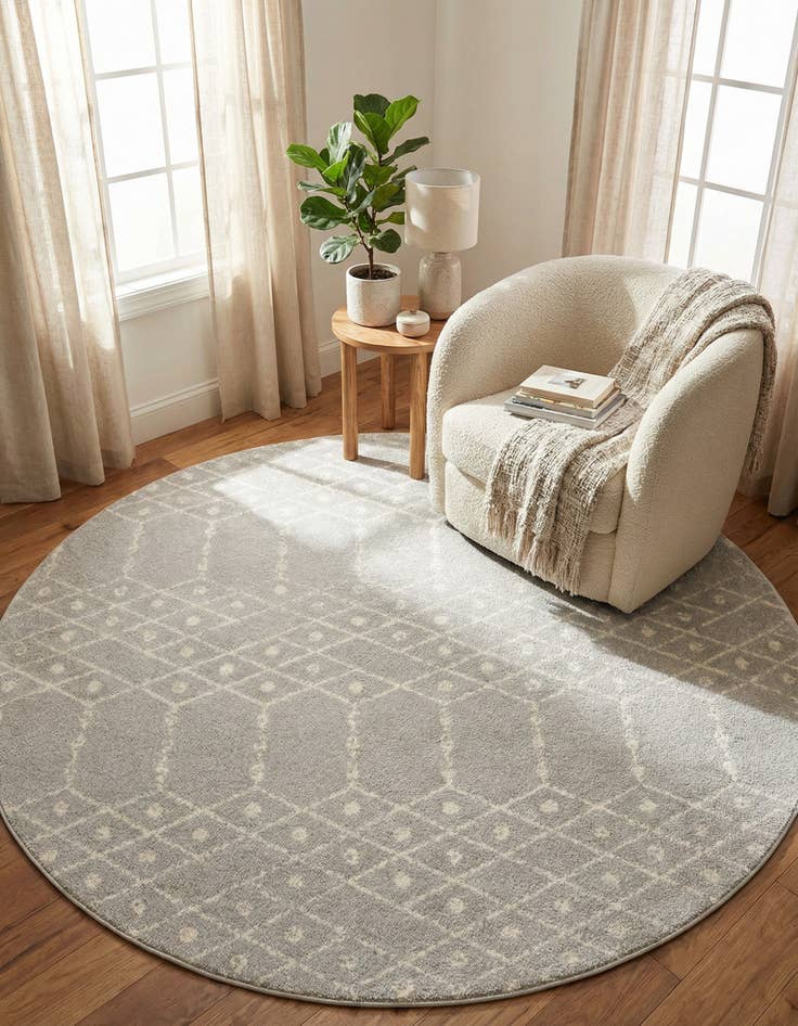 Detail image of 7' 10 x 7' 10 Paxon Trellis Round Rug
