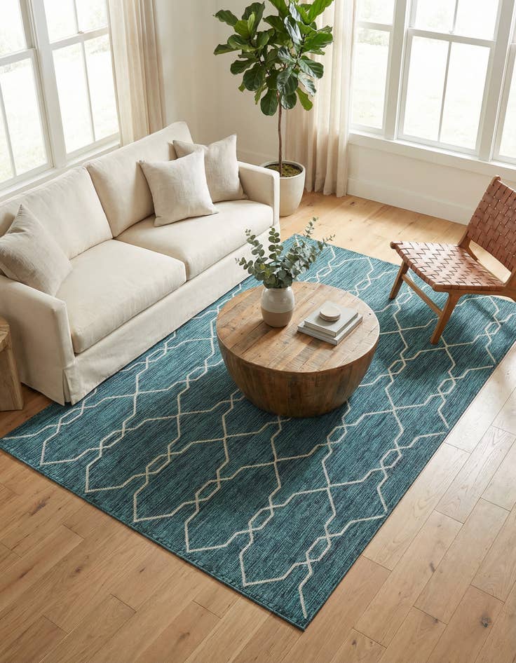 Detail image of 5' 3 x 8' Washable Lattice Indoor / Outdoor Rug