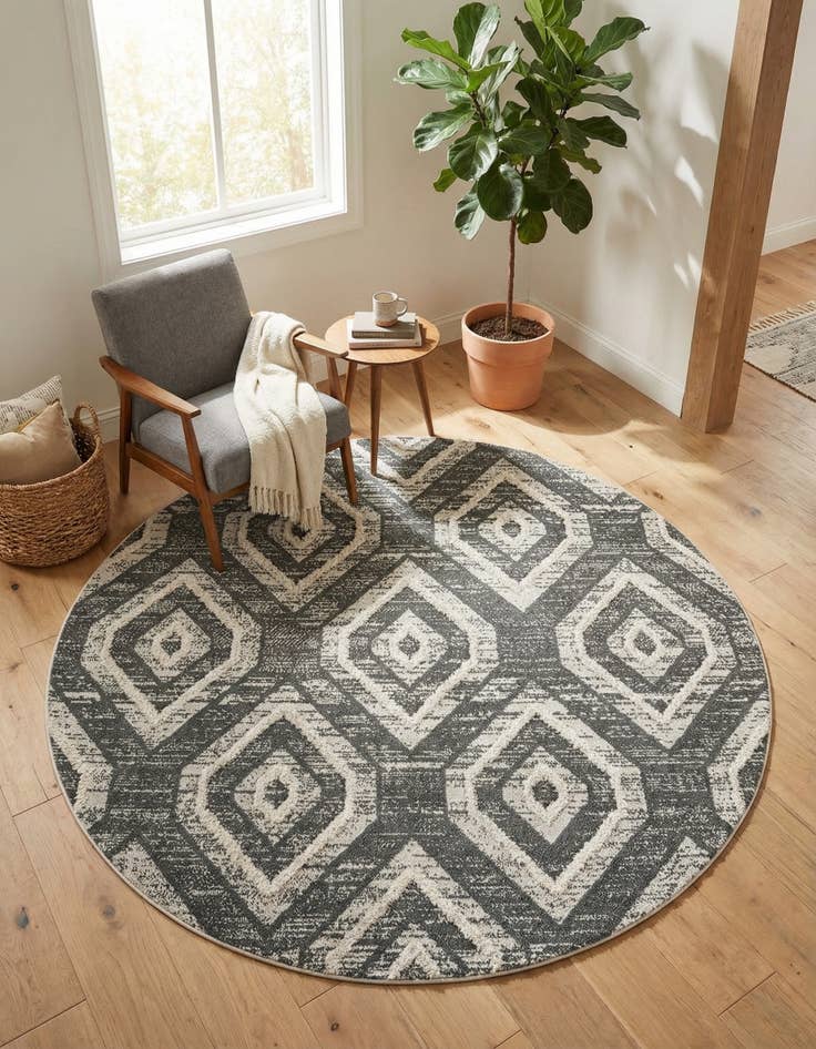 Detail image of 7' x 7' Cherokee Round Rug