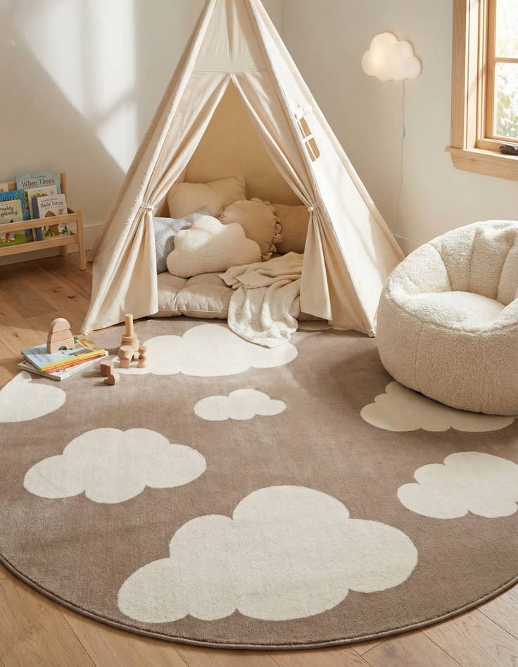 Detail image of 7' 10 x 7' 10 Whimsy Kids Round Rug