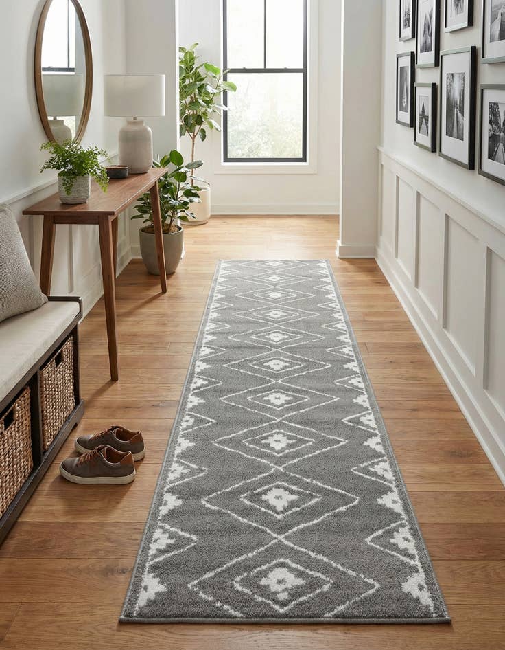 Detail image of 2' 7 x 10' Oslo Runner Rug
