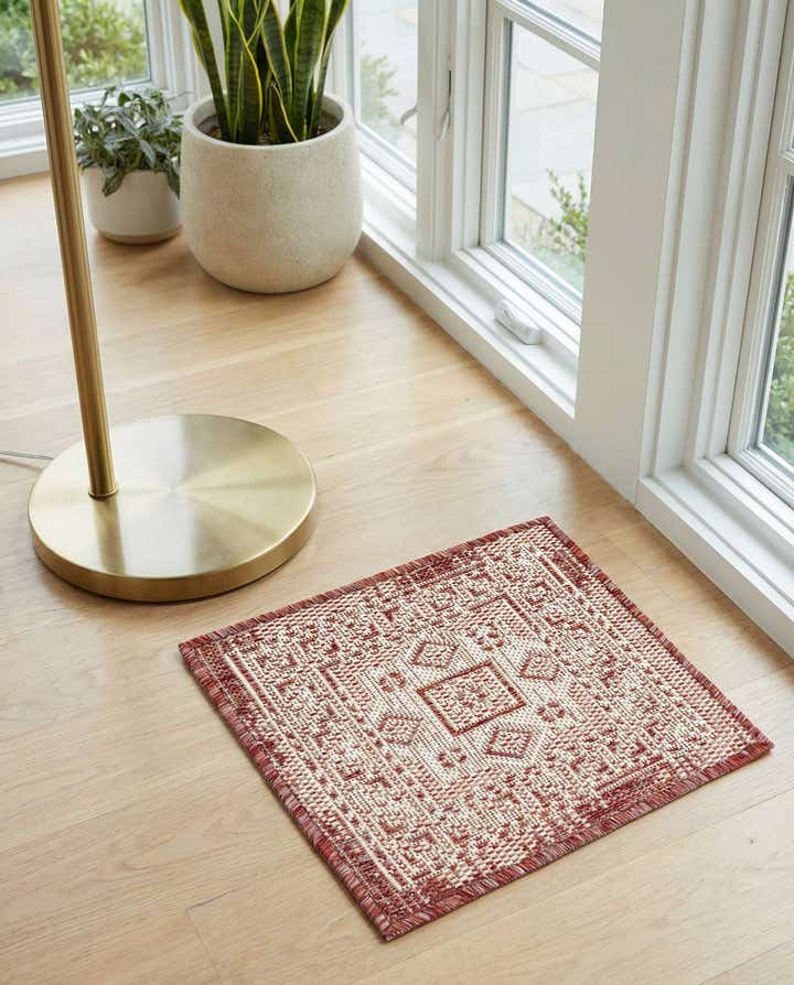1' 4 x 1' 4 Easy-Clean Aztec Indoor / Outdoor Sample Rug