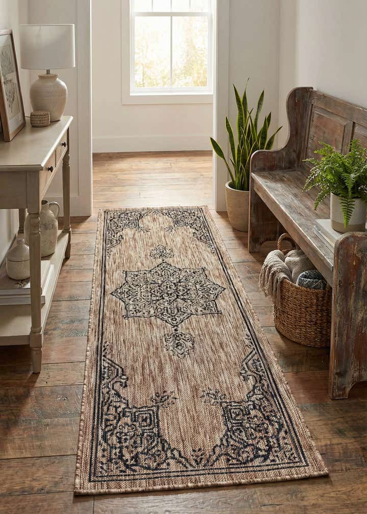 2' x 6' Easy-Clean Traditional Indoor / Outdoor Runner Rug