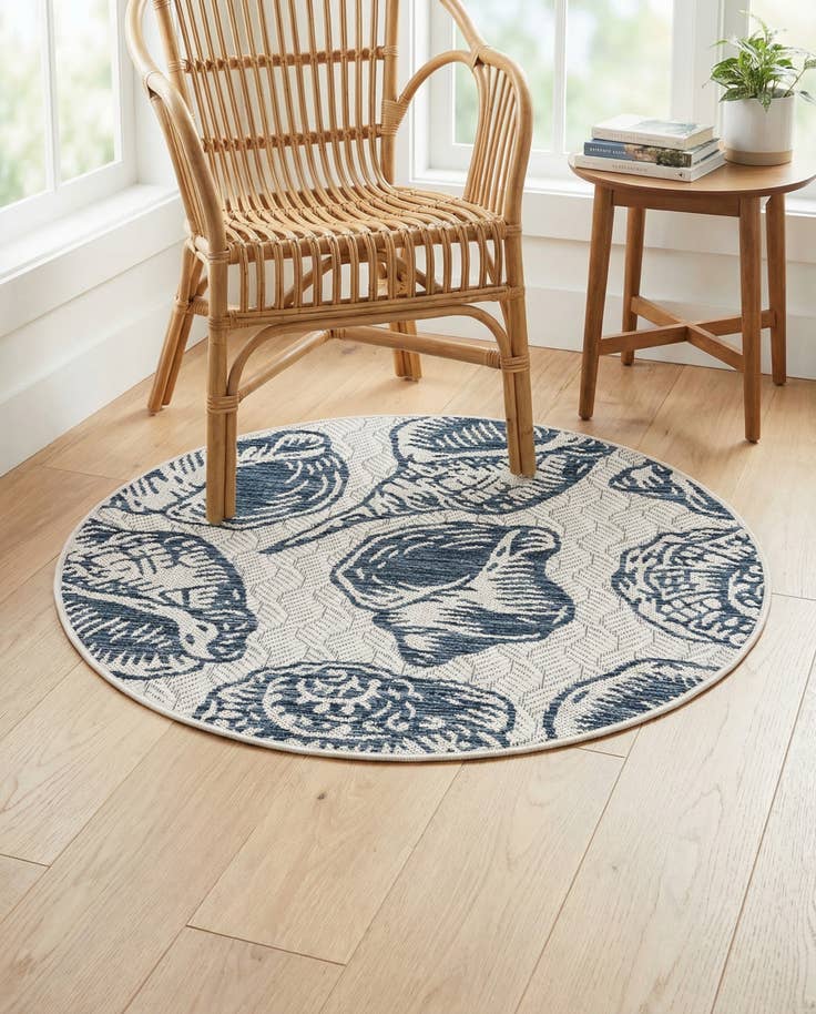 Detail image of 3' x 3' Easy-Clean Coastal Indoor / Outdoor Round Rug