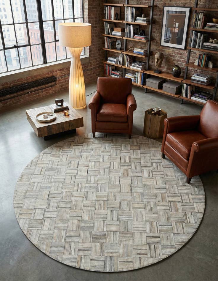 Detail image of 7' 10 x 7' 10 Cowhide Leather Round Rug