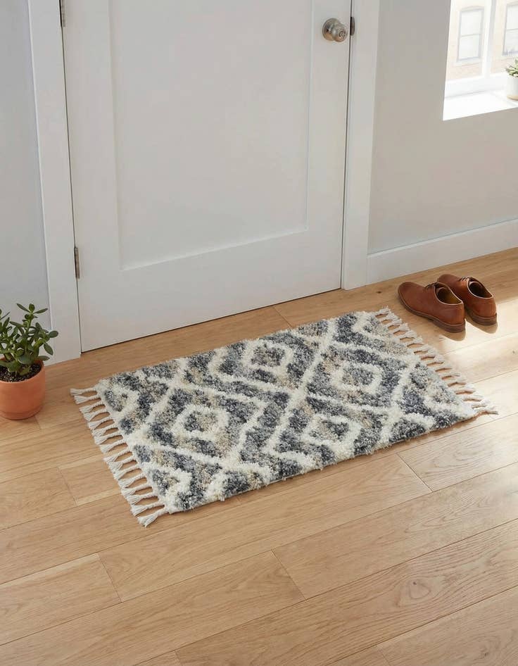 Detail image of 2' 2 x 3' Athena Shag Rug