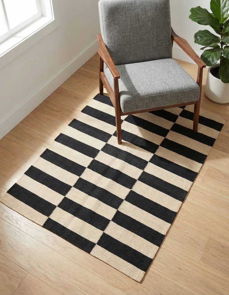 Detail image of 2' 8 x 3' 10 Hand Woven Kilim Modern Wool Rug