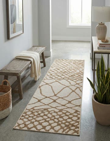 Cream Easy-Clean Modern Indoor / Outdoor Runner Rug