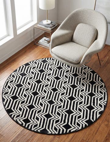 Black Vince Camuto Round Rug