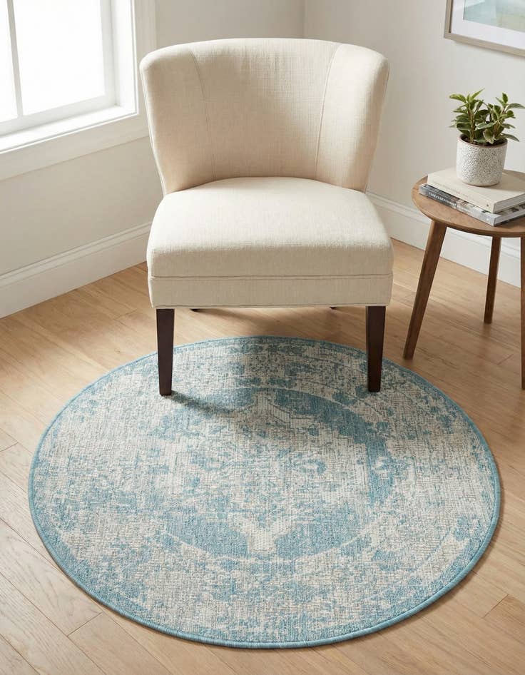 Detail image of 3' x 3' Easy-Clean Traditional Indoor / Outdoor Round Rug