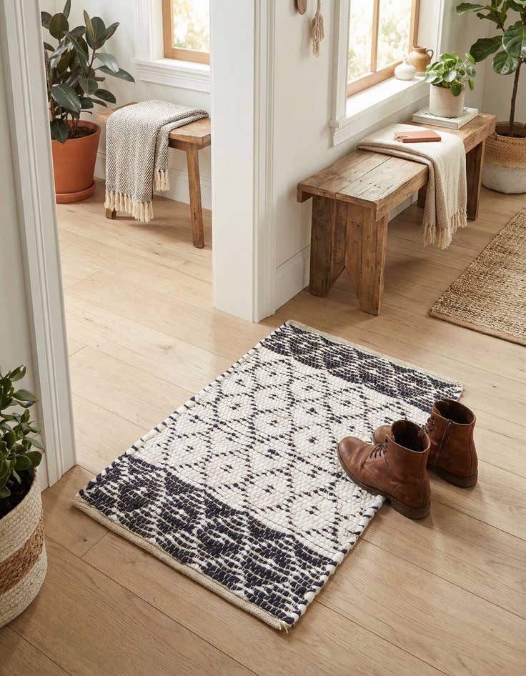 Detail image of 2' x 3' 1 Hand Woven Chindi Trellis Rug