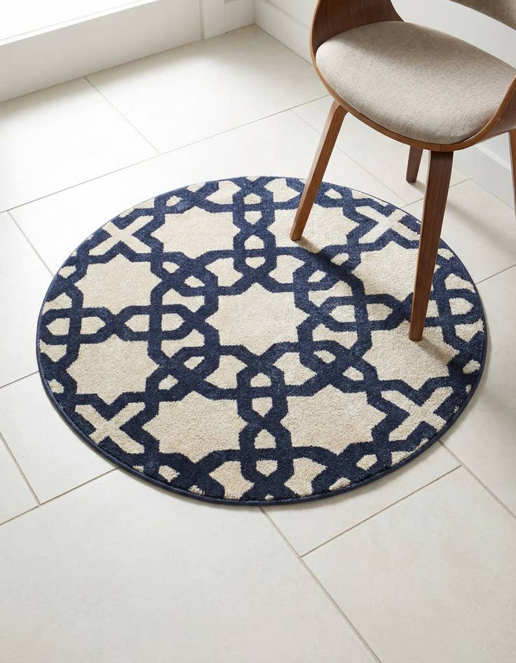 Detail image of  3' 3 x 3' 3 Lattice Round Rug