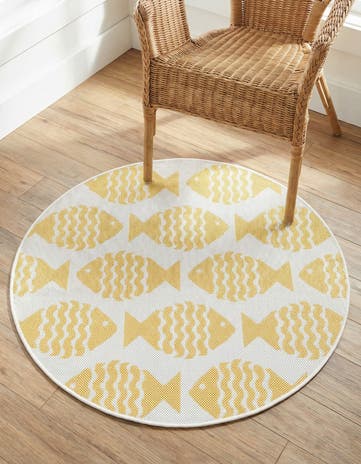 3' 1 x 3' 1 Easy-Clean Coastal Indoor / Outdoor Round Rug