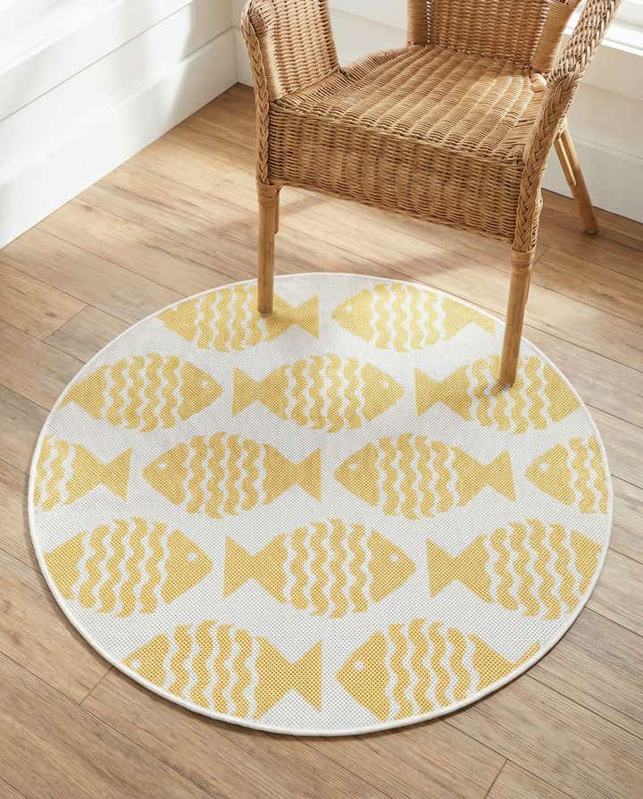 3' 1 x 3' 1 Easy-Clean Coastal Indoor / Outdoor Round Rug