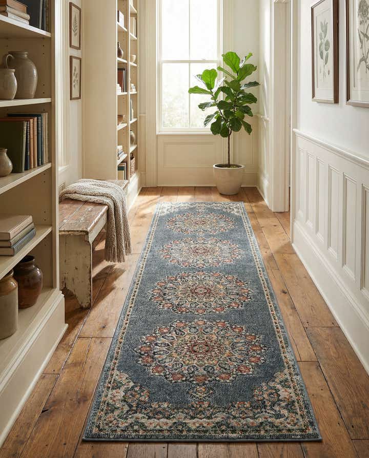 2' 7 x 10' Isabella Runner Rug