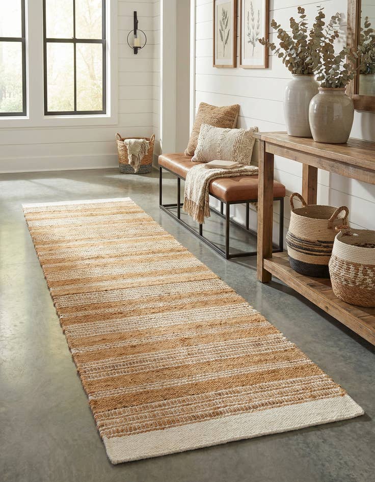 Detail image of 2' 7 x 10'  Hand Woven Lariat Runner Rug
