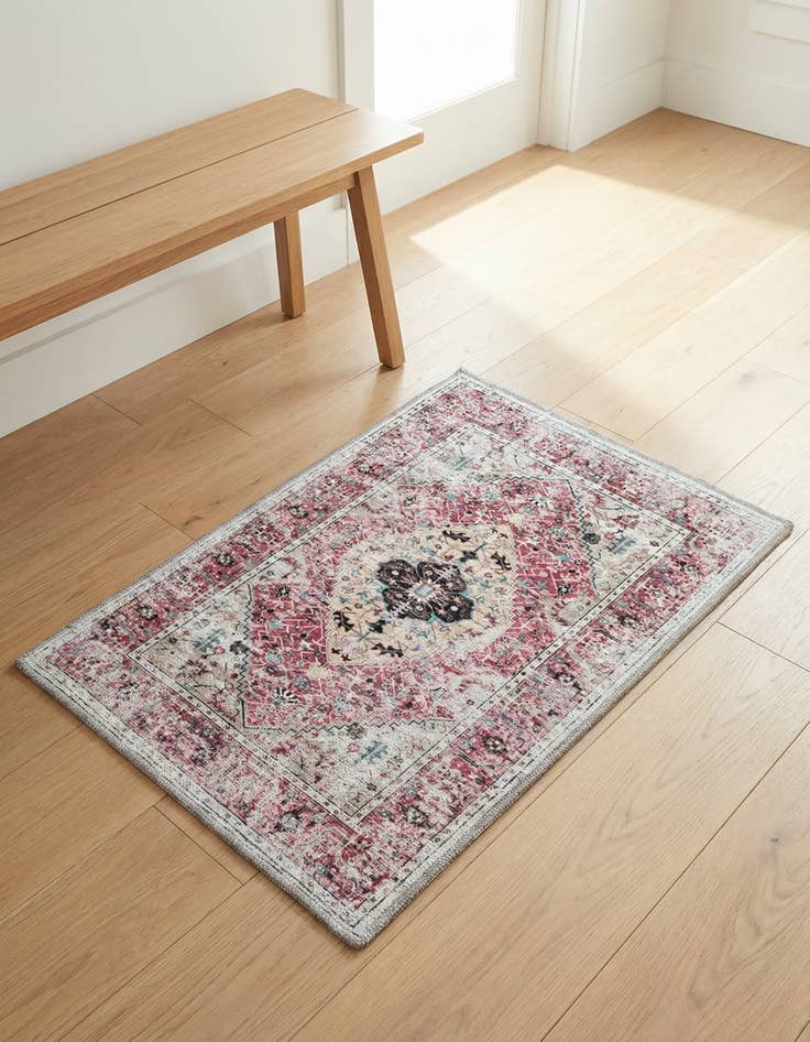 Detail image of 2' x 3'  Washable Yara Rug