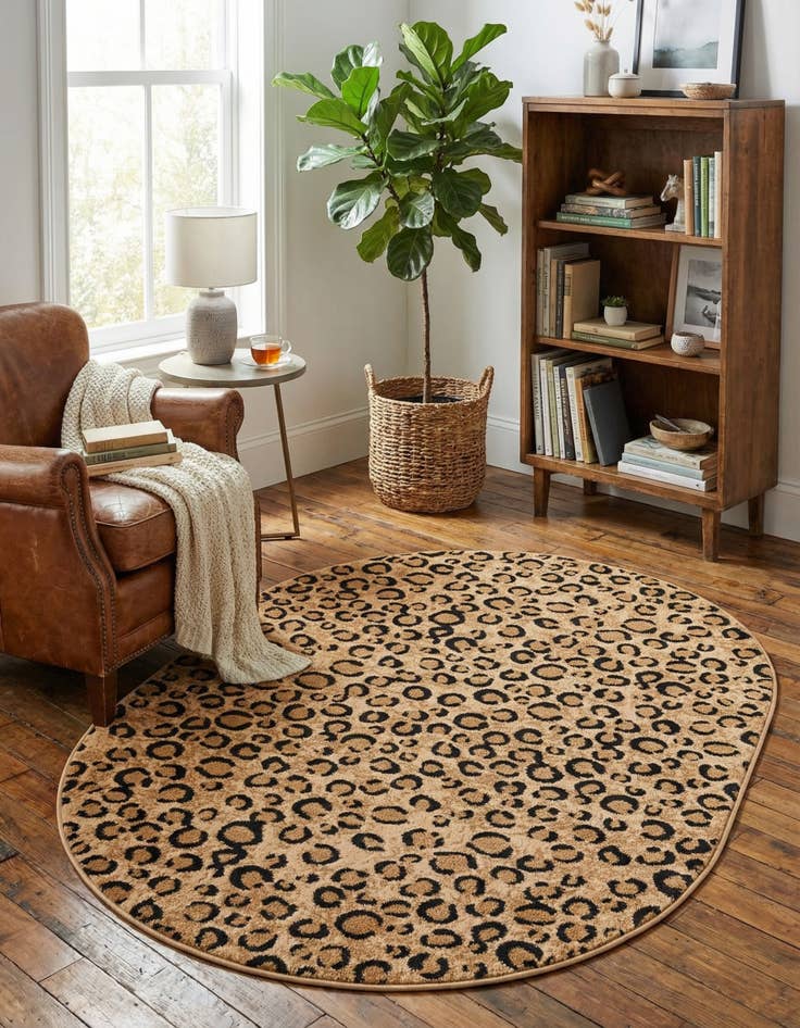 Detail image of 4' 1 x 6' 1 Savannah Oval Rug