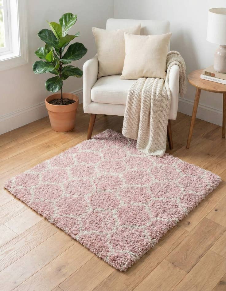 Detail image of 3' 3 x 3' 3 Trellis Shag Square Rug