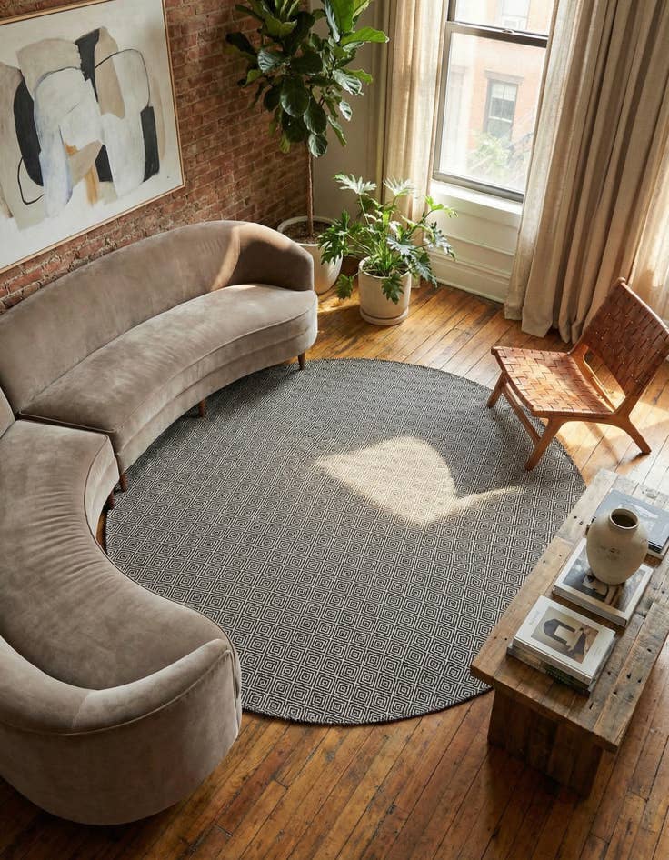 Detail image of 7' 10 x 7' 10  Hand Woven Geo Trellis Flatweave Round Rug