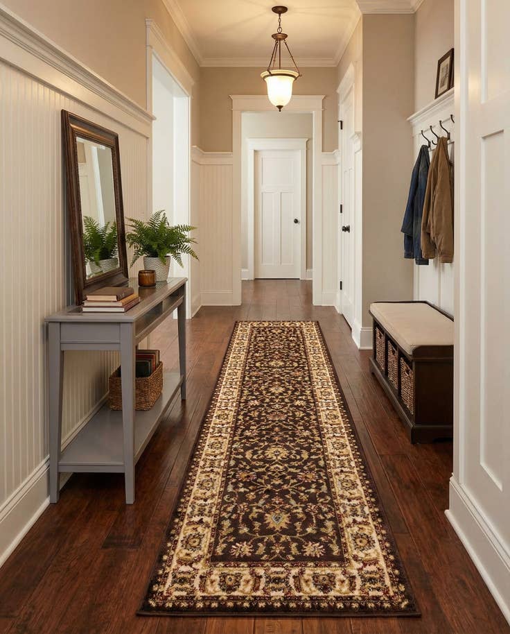 Detail image of 2' 7 x 10' Classic Agra Runner Rug