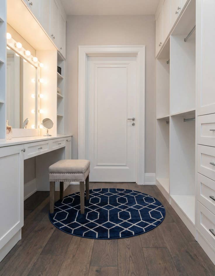 Detail image of 3' x 3'  Marilyn Monroe&trade; Glam Trellis Round Rug