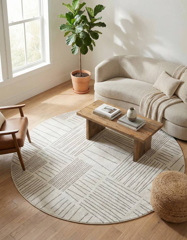 Detail image of 7' 10 x 7' 10 Hanahan Round Rug