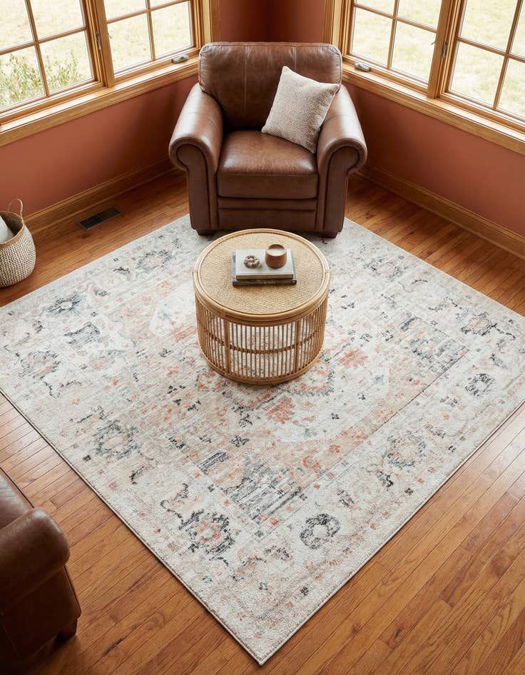 Detail image of 7' 10 x 7' 10 Madeline Vintage Square Rug