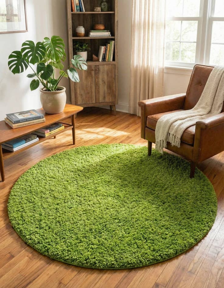 Detail image of 6' x 6' Solid Shag Round Rug