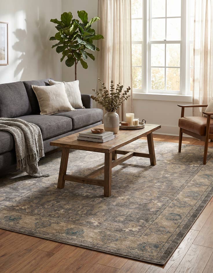 Detail image of 7' x 10' Viola Rug