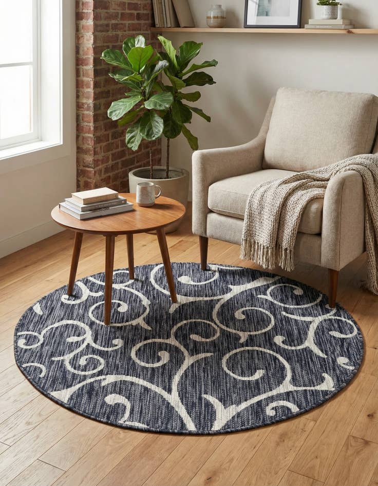 Detail image of 4' x 4'  Washable Botanical Indoor / Outdoor Round Rug
