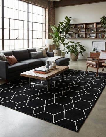 Black Lattice Frieze Rug