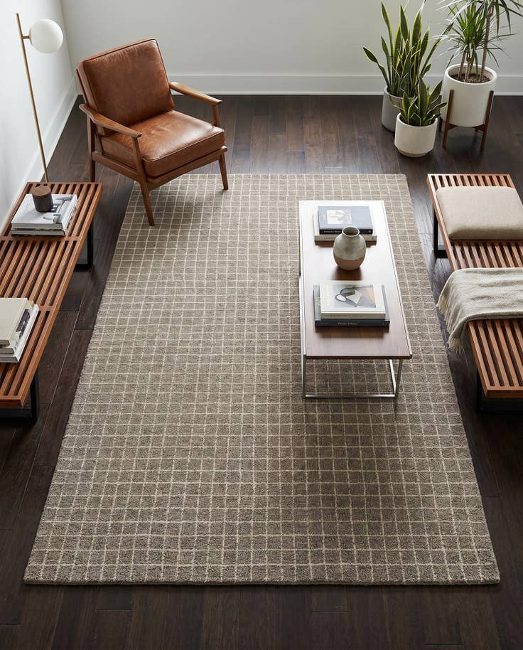 Detail image of 5' 1 x 8' Heritage Line Wool Rug