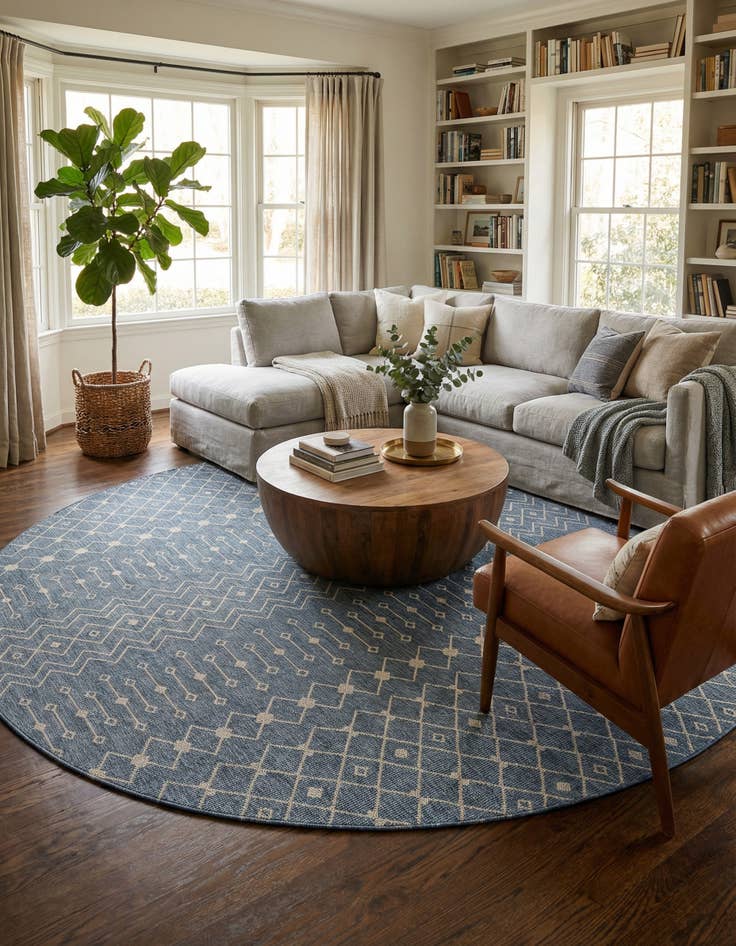 Detail image of 13' x 13' Washable Lattice Indoor / Outdoor Round Rug