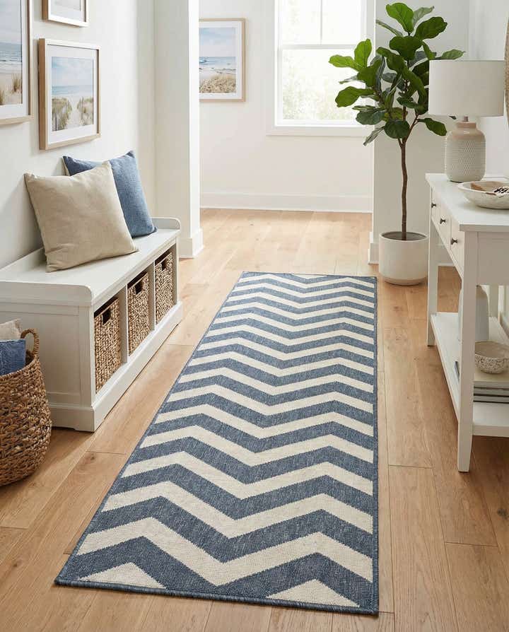 2' x 8' Easy-Clean Coastal Indoor / Outdoor Runner Rug