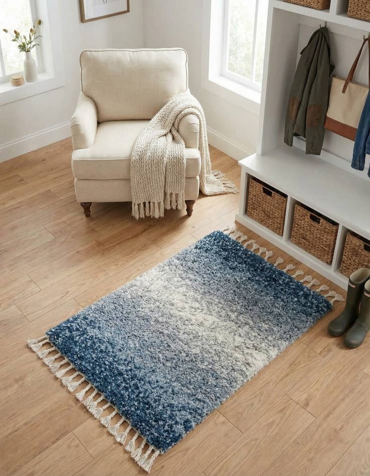 Detail image of 2' 2 x 3' Lagom Shag Rug