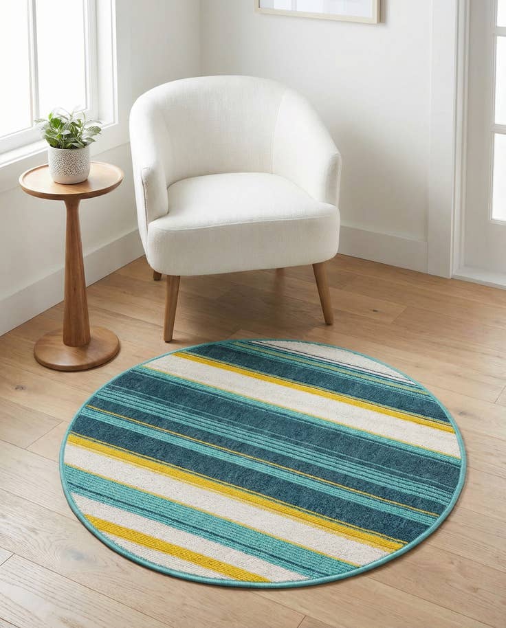 Detail image of 3' x 3' Easy-Clean Border Indoor / Outdoor Round Rug