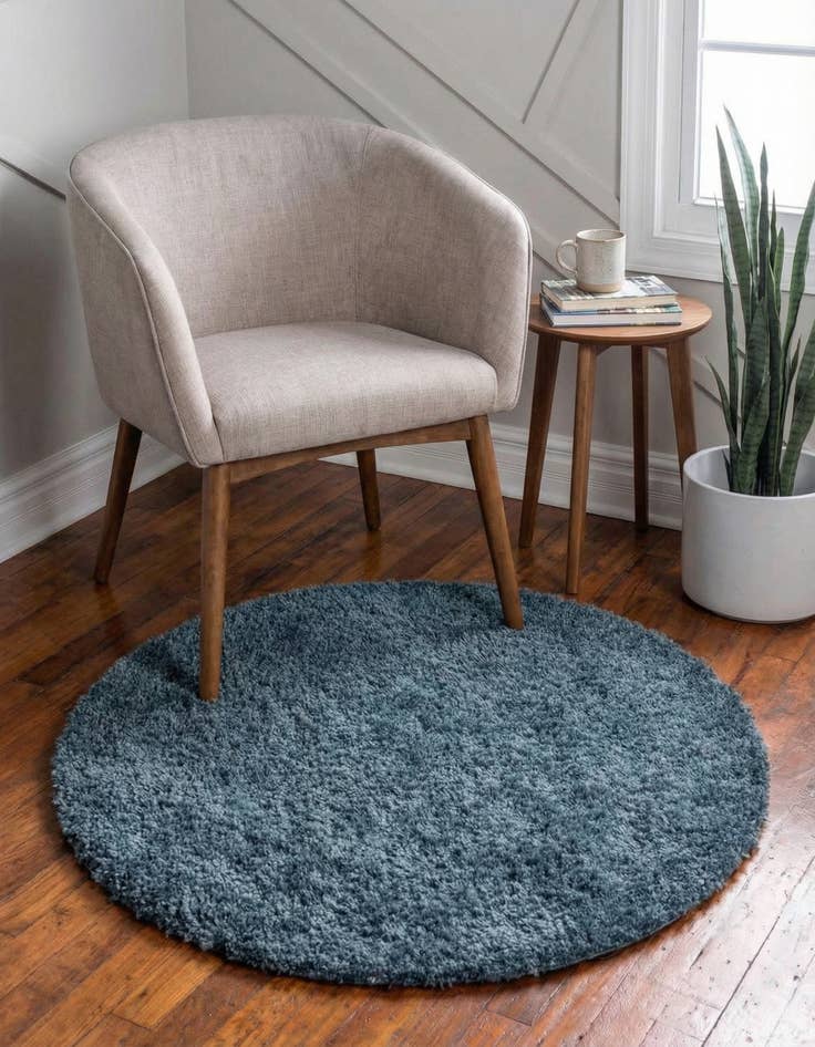 Detail image of 3' x 3' Zermatt Shag Round Rug