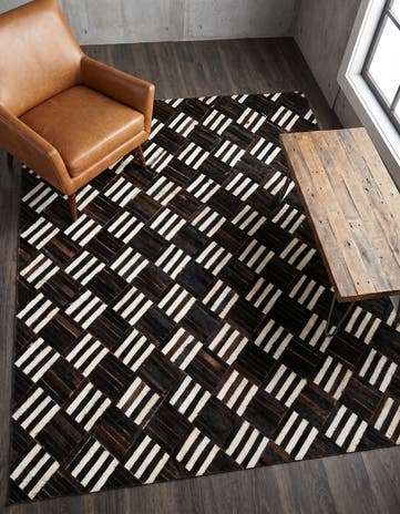 5' 11 x 6' 8 Cowhide Stocks Square Rug