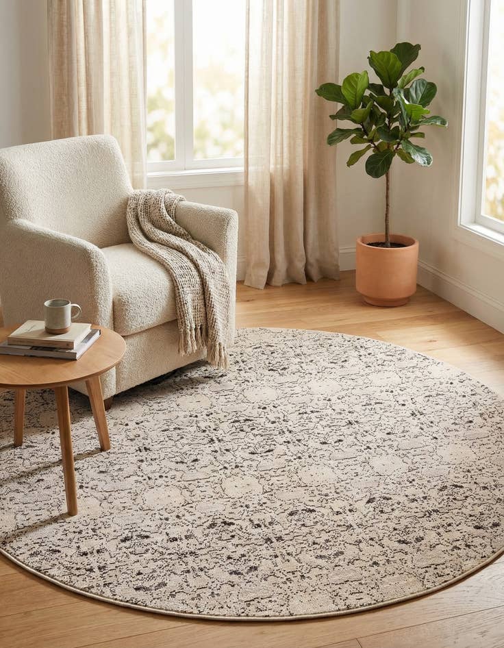 Detail image of 7' x 7' Amulet Round Rug