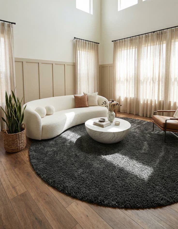 Detail image of 10' x 10' Zermatt Shag Round Rug