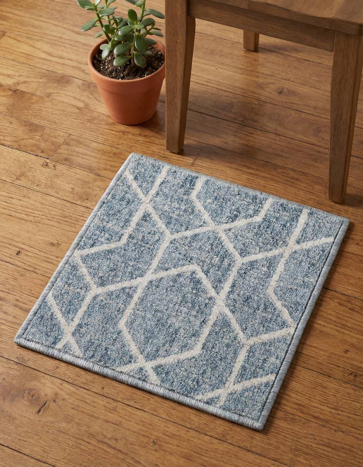 Detail image of 1' 4 x 1' 4 Eco Trellis Sample Rug